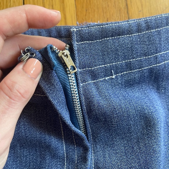 SOLD | 70s Vintage Floral Embroidered Ricardo Acapulco Bell Bottom Jeans - Picture 4 of 13